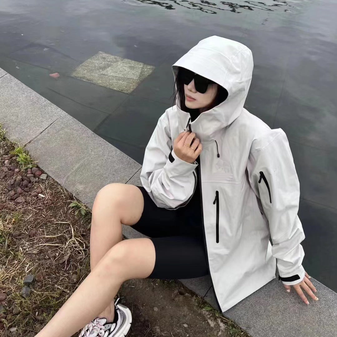 Women’s High-End Gore-Tex Hard Shell Jacket